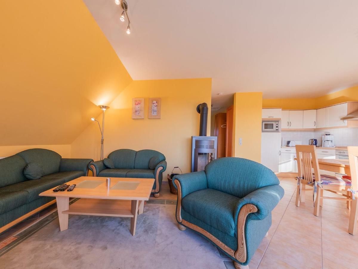Ferienwohnungen "Am Storchennest" Göhren-Lebbin Quarto foto