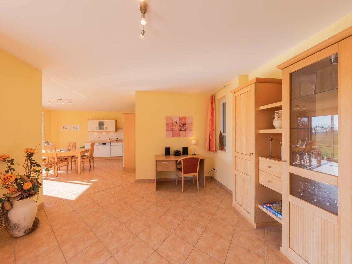 Ferienwohnungen "Am Storchennest" Göhren-Lebbin Quarto foto