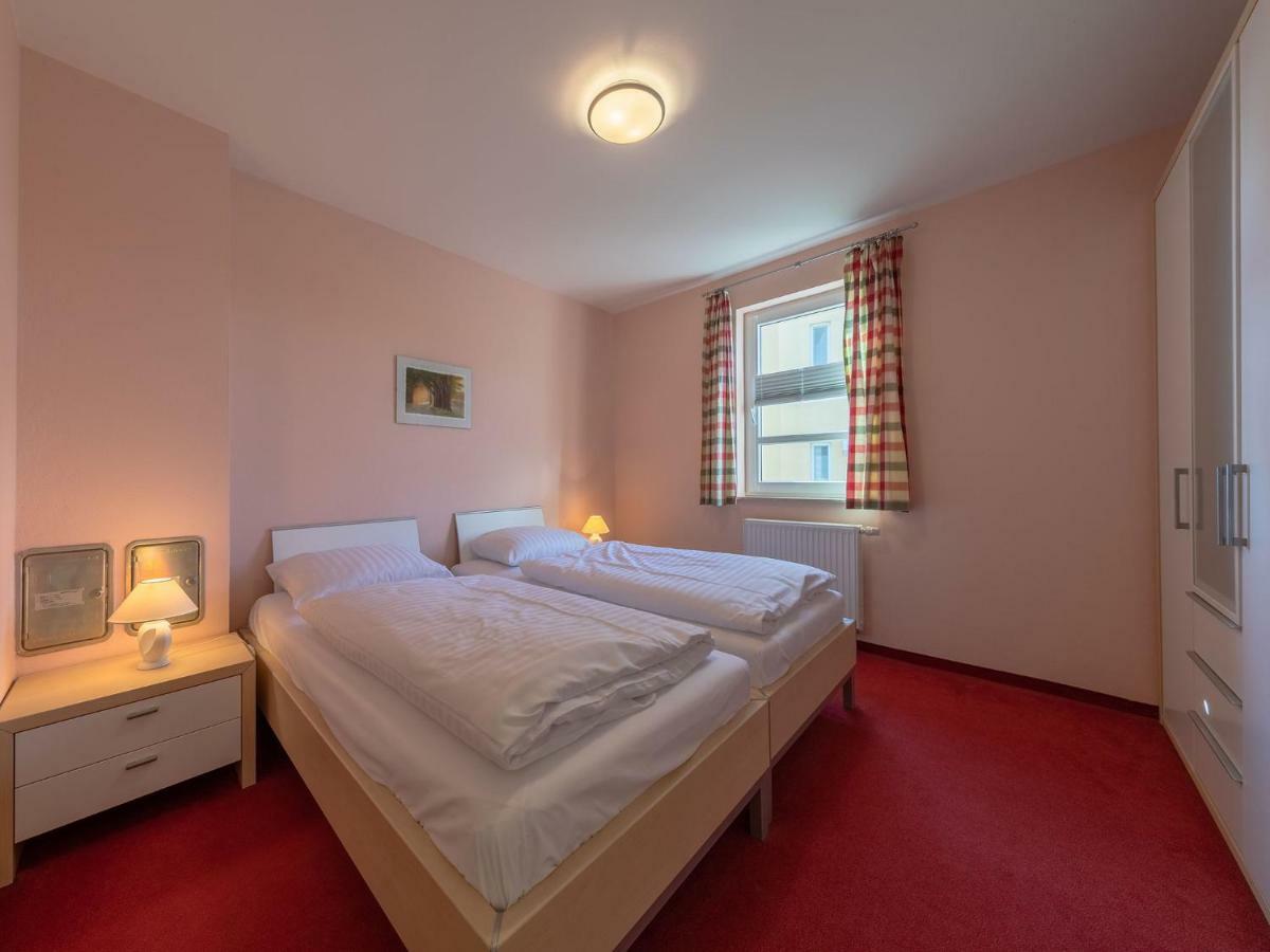 Ferienwohnungen "Am Storchennest" Göhren-Lebbin Quarto foto