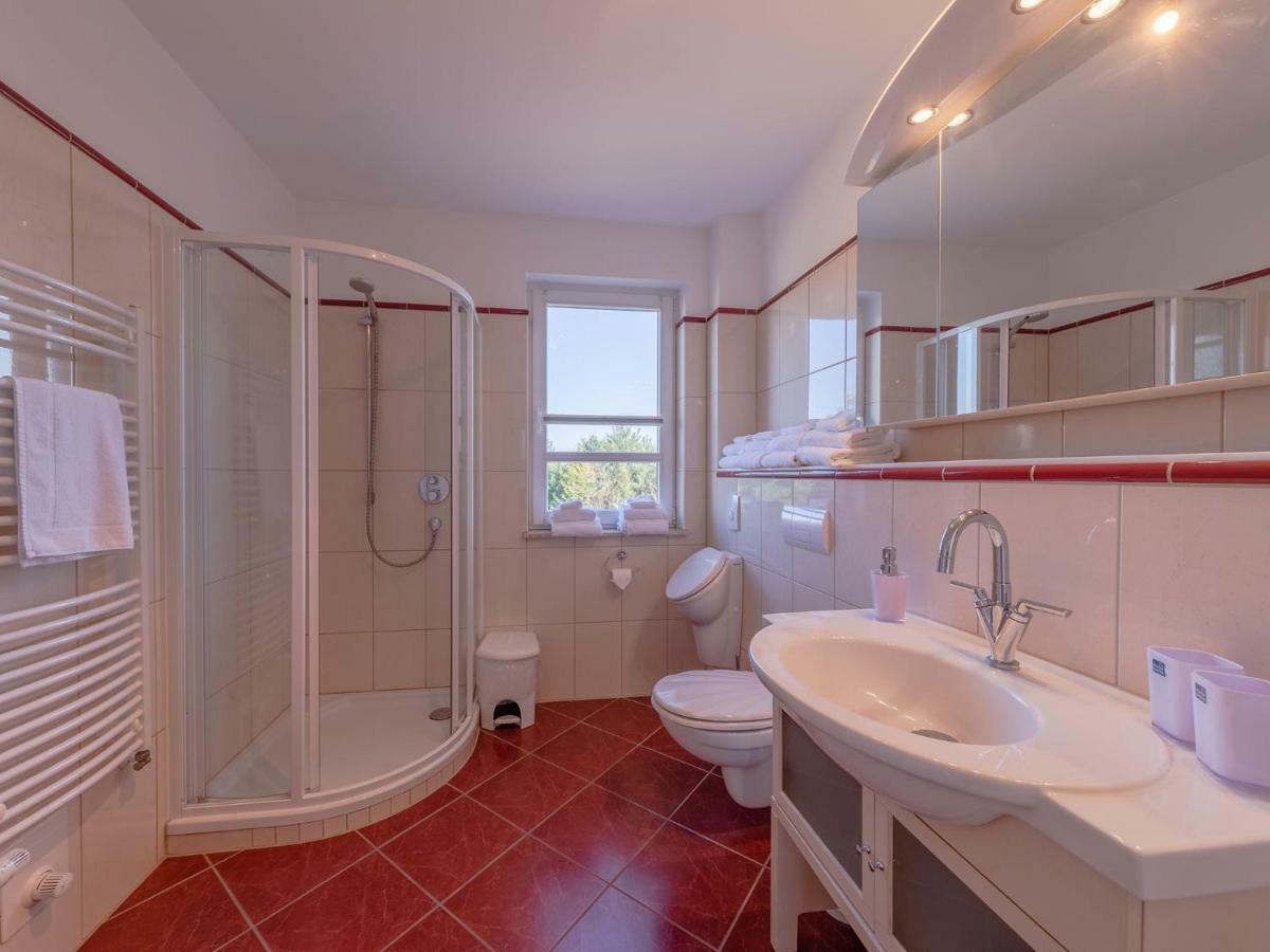 Ferienwohnungen "Am Storchennest" Göhren-Lebbin Quarto foto