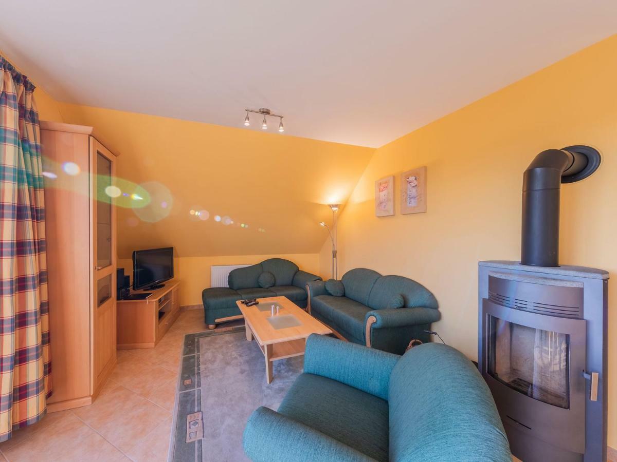 Ferienwohnungen "Am Storchennest" Göhren-Lebbin Quarto foto